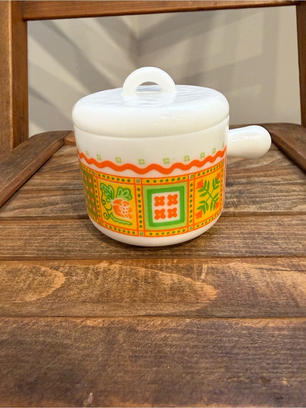 Rare Vintage 1970s Avon Patchwork Milk Glass Lidded Soup Bowl / Casserole Dish ✨